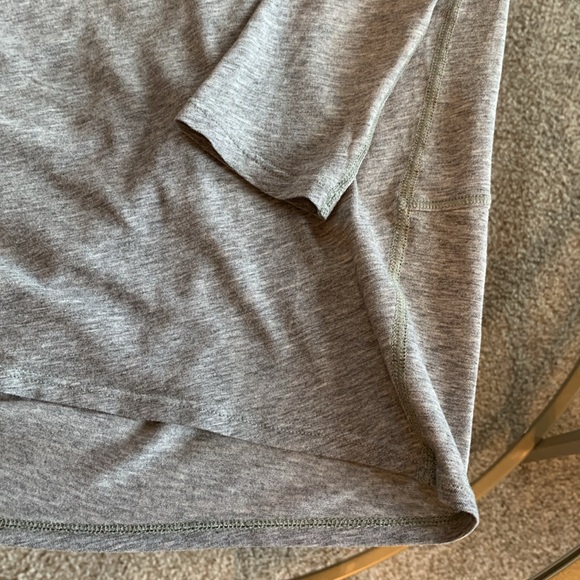 Lululemon Heathered Gray Long Sleeve Top - Picture 13 of 16
